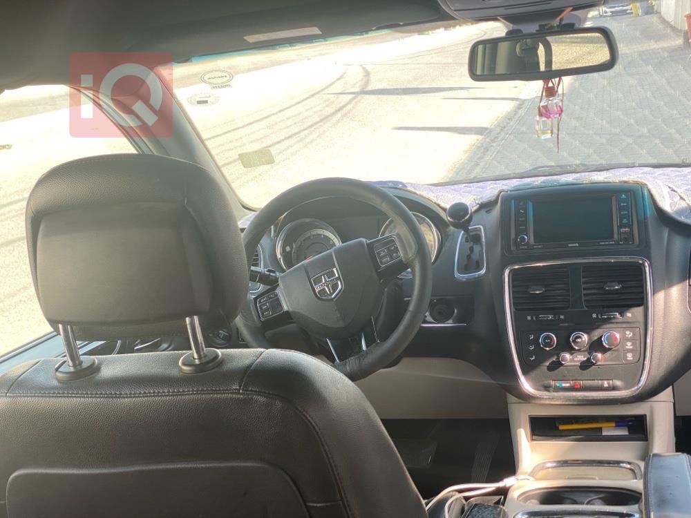 دودج جراند كارافان